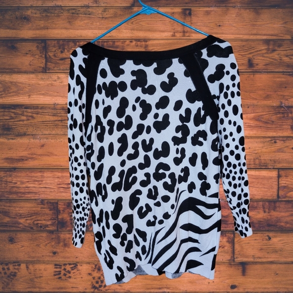 Cyrus Animal Print Button Sweater Sz M - Picture 2 of 6